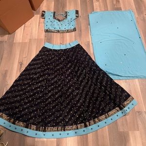 Light and dark blue lengha set